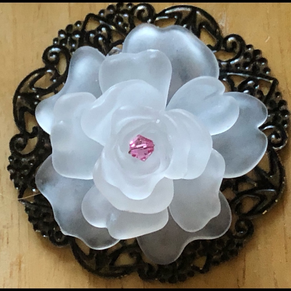 LAST ONE-Stunning white flower w/Swarovski crystal